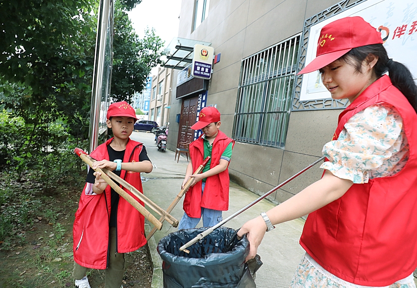 煙頭不落地 文明共傳遞